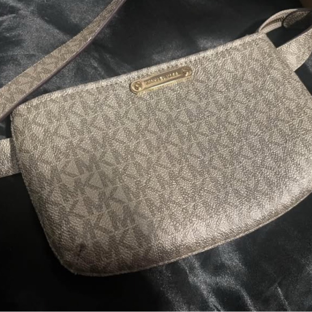 Original Michael Kors belt bag size S/M in perfect conditions